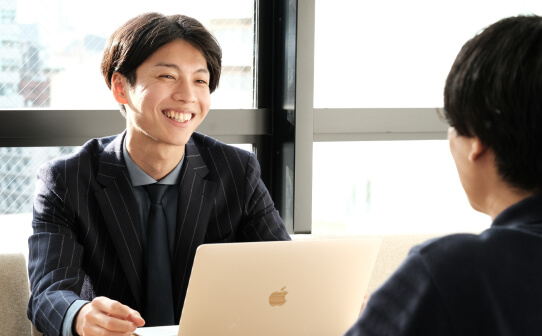 コンサルタントとの面談の様子