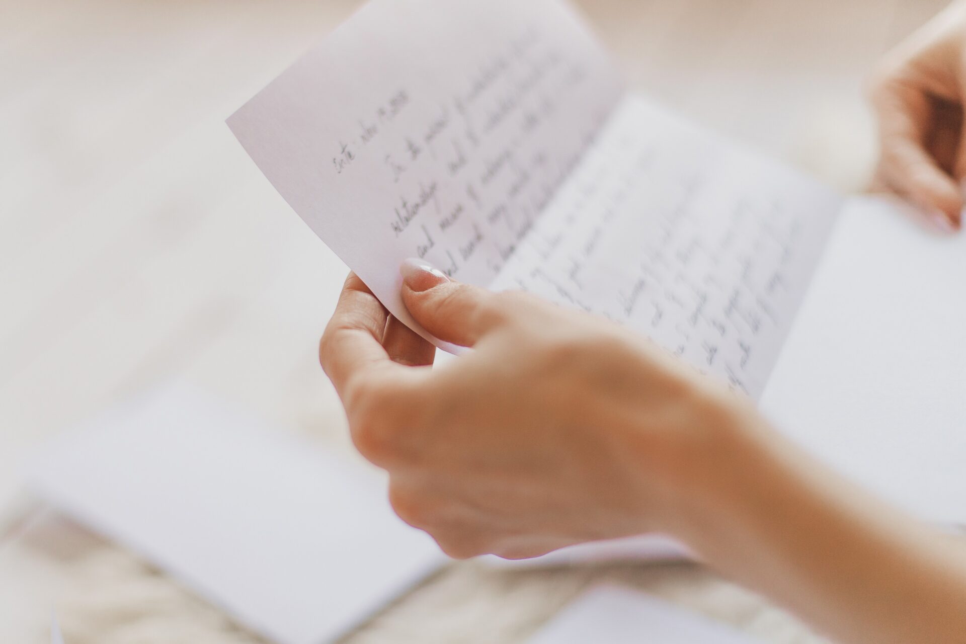 英文で手紙を書くには？宛名から封筒の書き方まで例文付きで解説